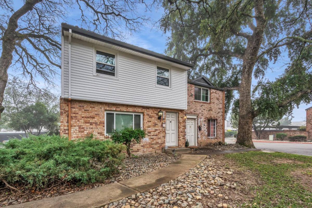 Townhouse for rent at 6687 Greenback Lane, Citrus Heights, CA 95621