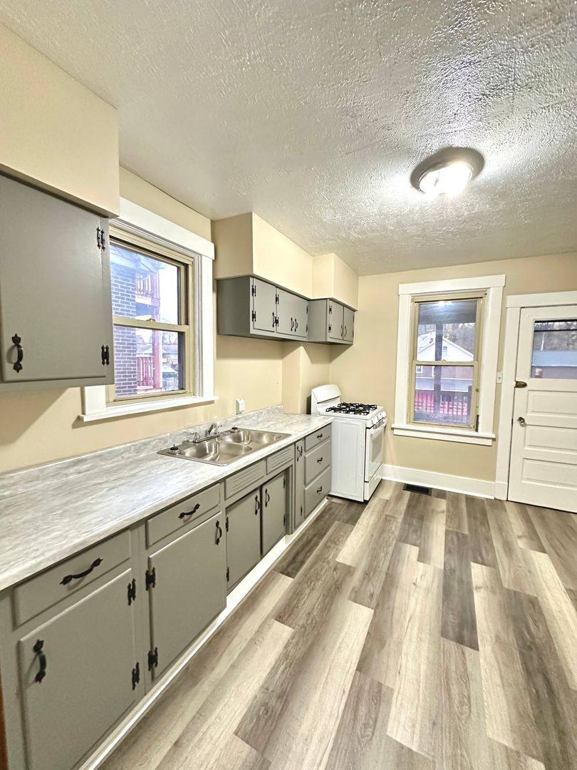 Apartment for rent at 636 Hazelwood Ave #1, Pittsburgh, PA 15207