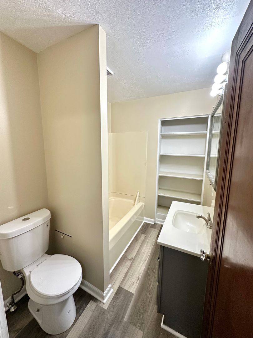 Apartment for rent at 636 Hazelwood Ave #1, Pittsburgh, PA 15207