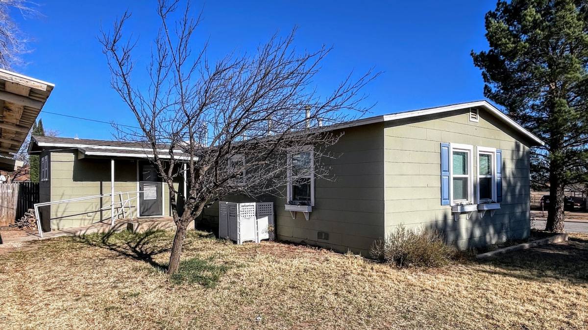 House for rent at 3713 Noble Dr, Snyder, TX 79549