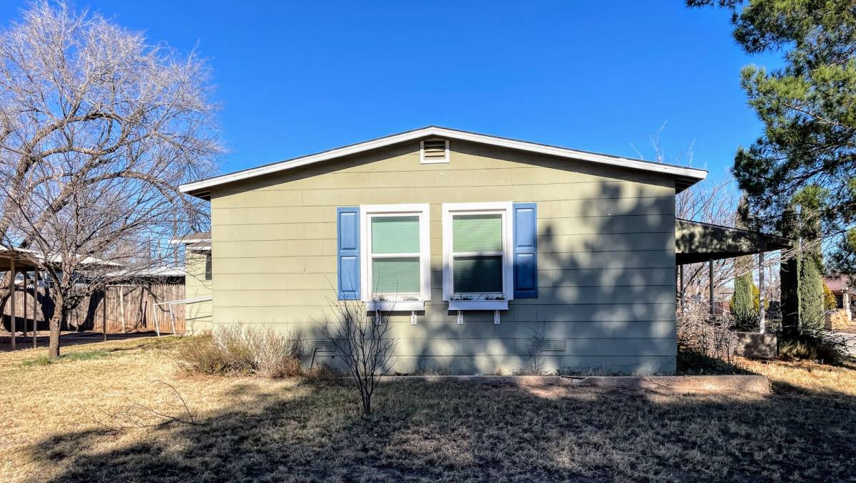 House for rent at 3713 Noble Dr, Snyder, TX 79549
