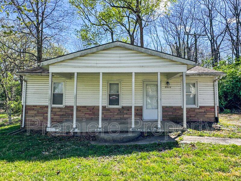 House for rent at 7111 NE 52nd St, Kansas City, MO 64119