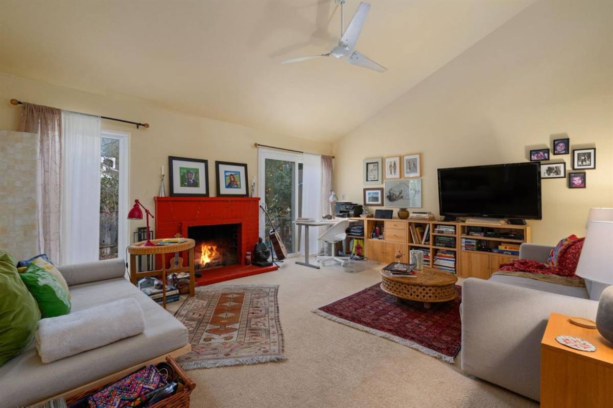 Apartment for rent at 2110-2112 Camino Court, Davis, CA 95616