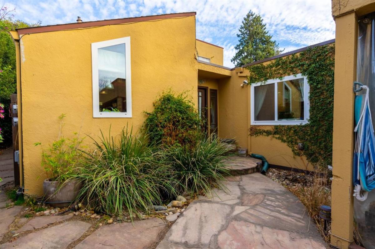 Apartment for rent at 2110-2112 Camino Court, Davis, CA 95616