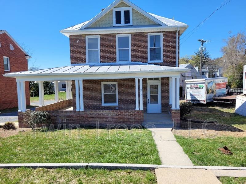 House for rent at 1073 Chicago Ave #B, Harrisonburg, VA 22801