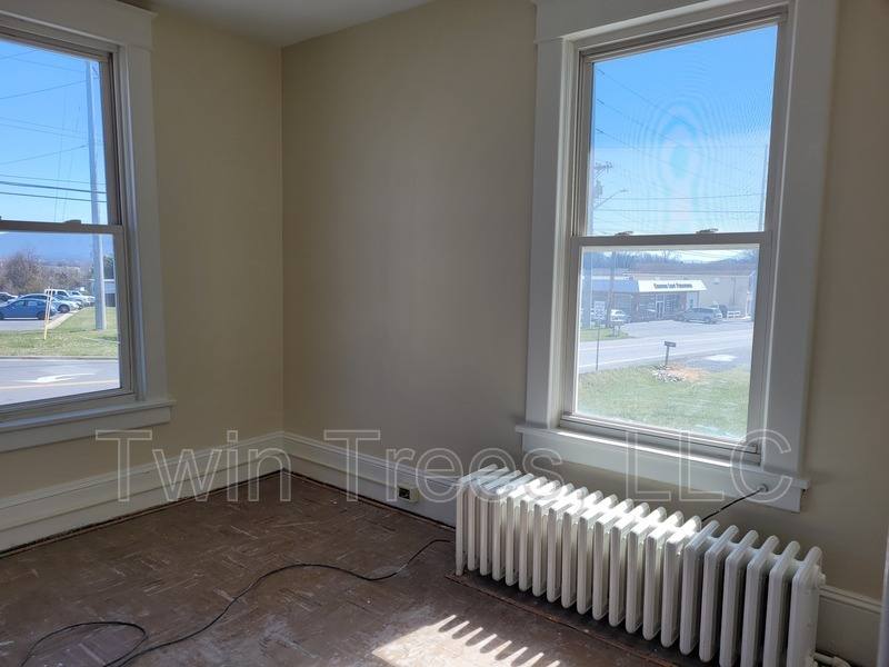 House for rent at 1073 Chicago Ave #B, Harrisonburg, VA 22801