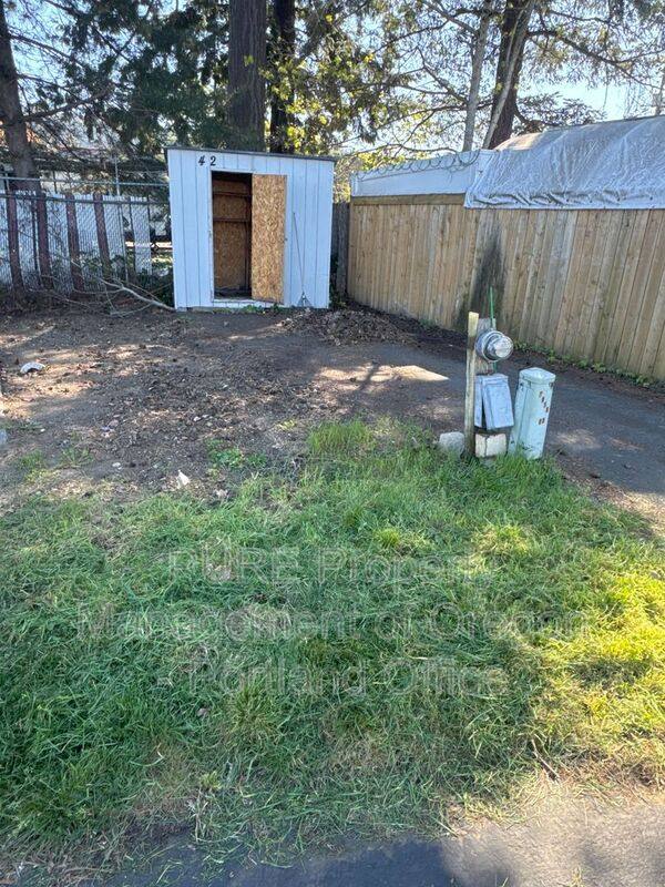 Apartment for rent at 7958 SE Glencoe Rd Space #42, Portland, OR 97222