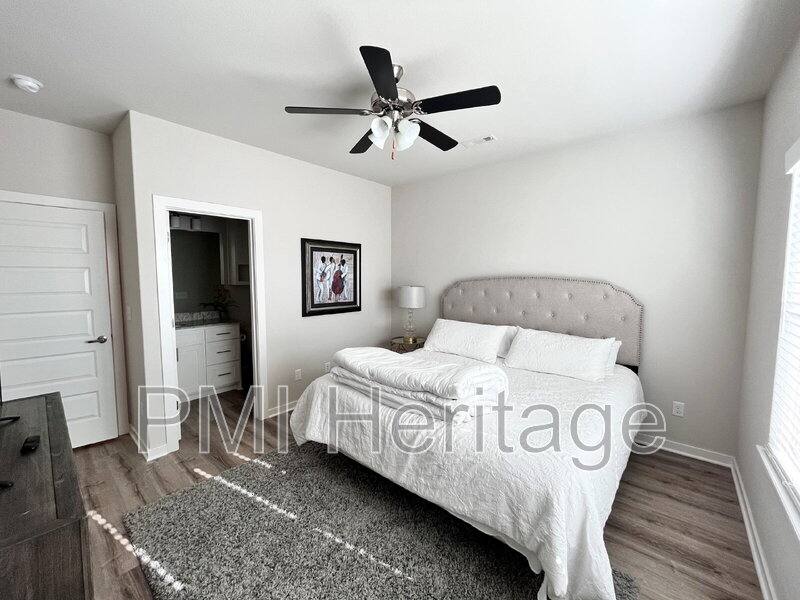 Apartment for rent at 1452 W Sligo St, Fayetteville, AR 72701