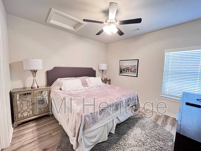 Apartment for rent at 1452 W Sligo St, Fayetteville, AR 72701