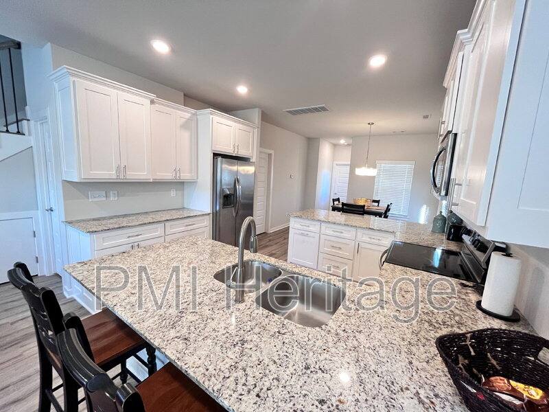 Apartment for rent at 1452 W Sligo St, Fayetteville, AR 72701