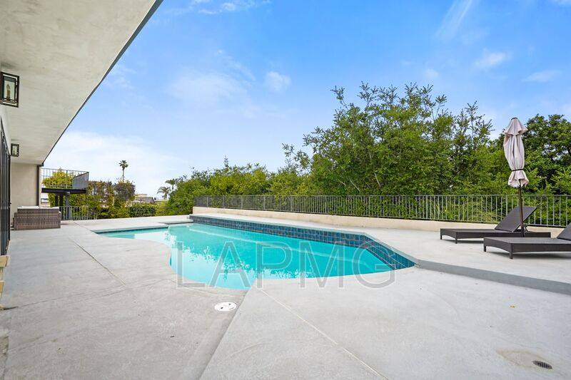 House for rent at 3812 Westfall Dr, Encino, CA 91436