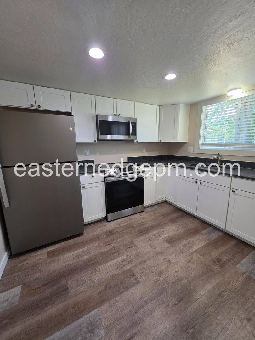 Apartment for rent at 650-652 NW 6th St, Ontario, OR 97914