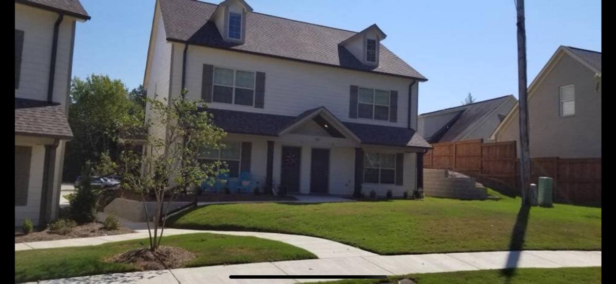 Townhouse for rent at 1201 Ivy Rd, Oxford, MS 38655