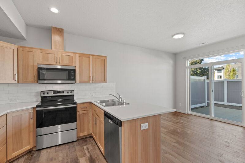 Townhouse for rent at 218 S Woodlawn Lane #1, Spokane, WA 99216