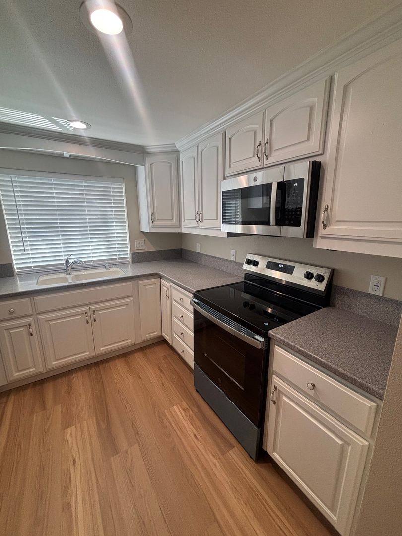 Condo for rent at 808 Shady Oak Dr, Santa Rosa, CA 95404