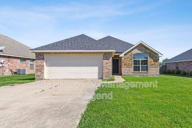 House for rent at 110 Magnolia St, Anna, TX 75409
