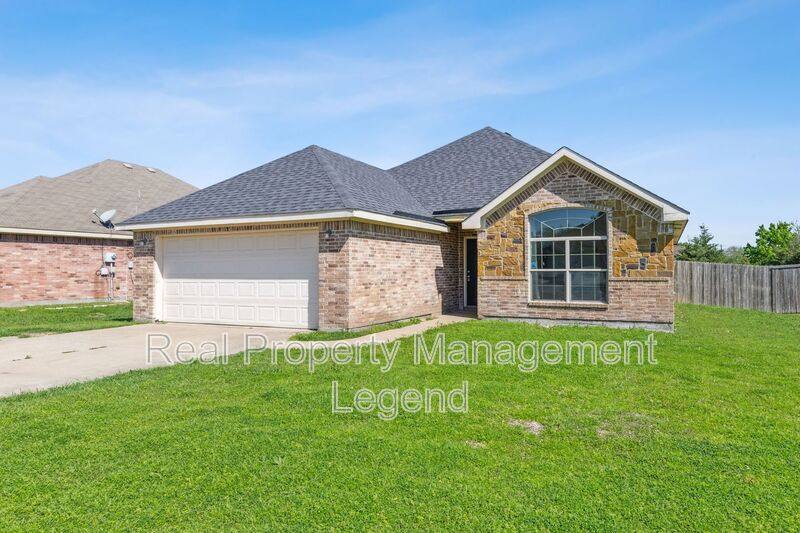 House for rent at 110 Magnolia St, Anna, TX 75409