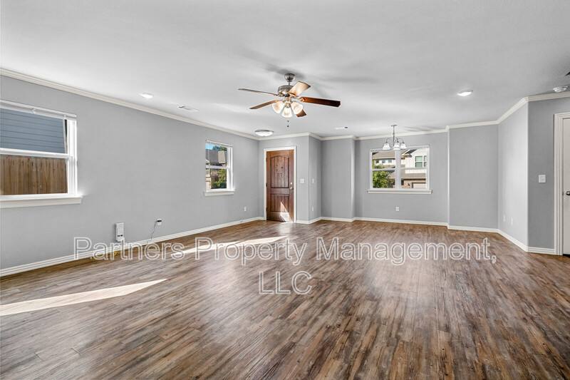 Apartment for rent at 4090 W Santa Maria Lane, Fayetteville, AR 72704