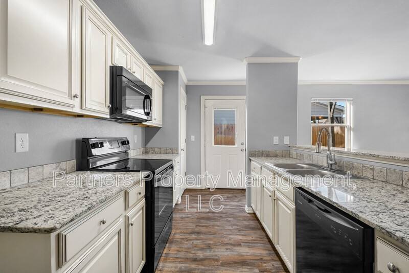 Apartment for rent at 4090 W Santa Maria Lane, Fayetteville, AR 72704