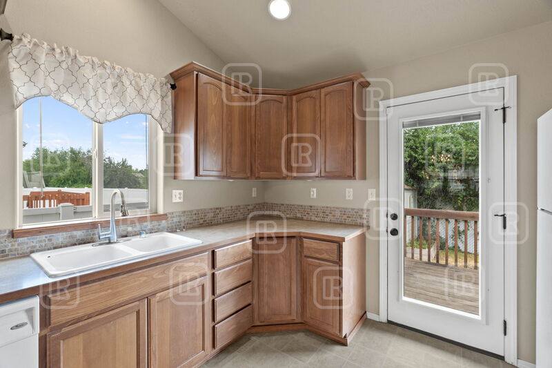 House for rent at 17509 E Nora Lane, Greenacres, WA 99016