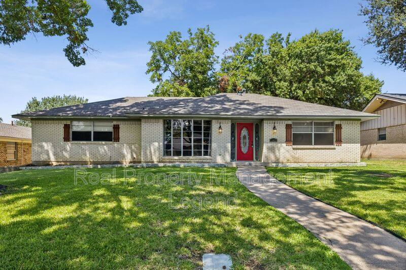 House for rent at 13425 Janwood Lane, Dallas, TX 75234
