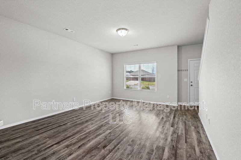 House for rent at 2287 S Ouachita Dr, Fayetteville, AR 72701