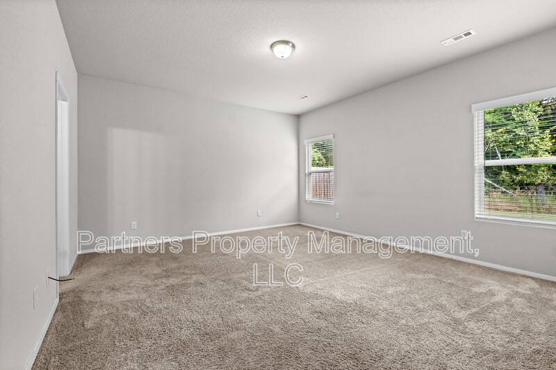 House for rent at 2287 S Ouachita Dr, Fayetteville, AR 72701