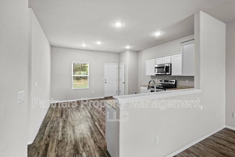House for rent at 2287 S Ouachita Dr, Fayetteville, AR 72701