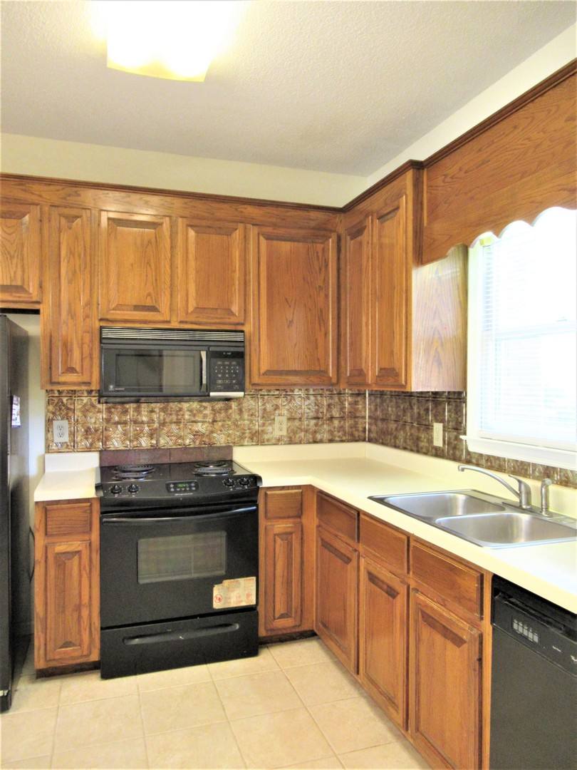 Townhouse for rent at 2225 Ascot Lane, Birmingham, AL 35216