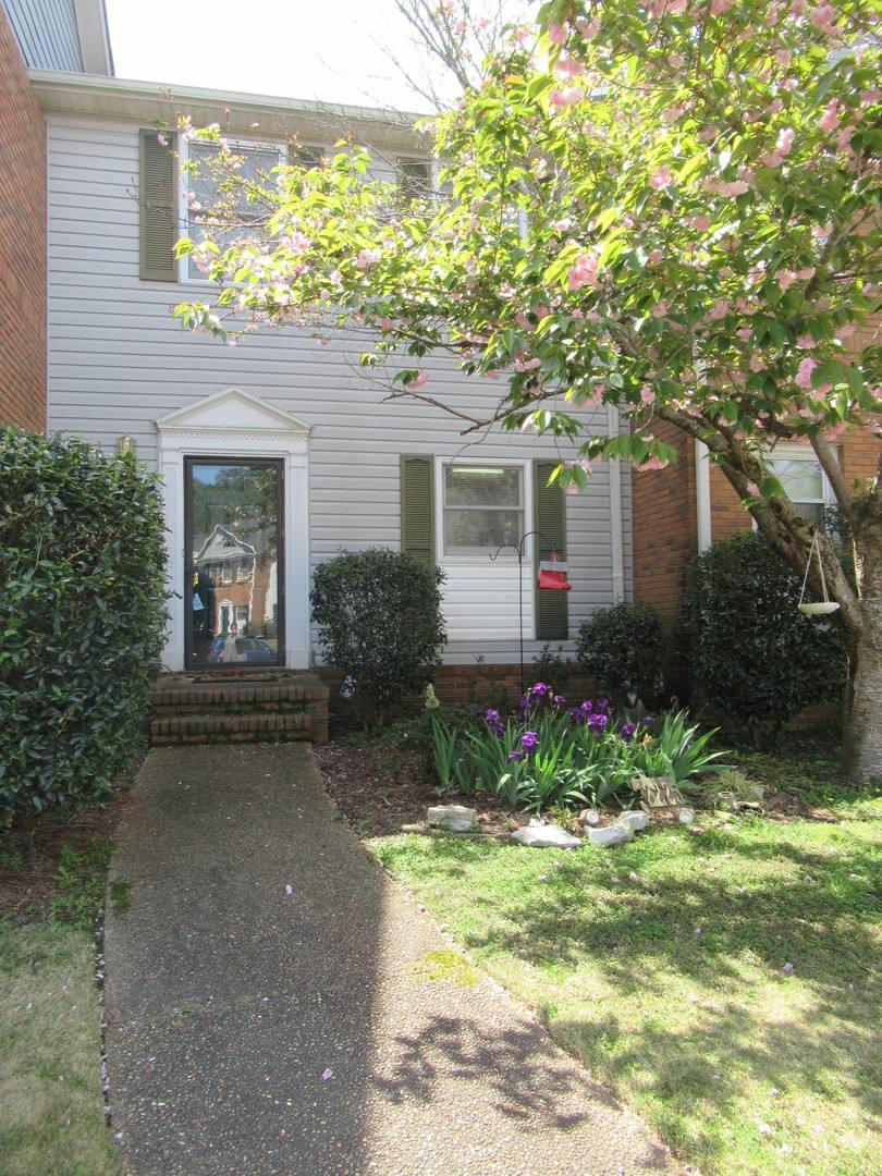 Townhouse for rent at 2225 Ascot Lane, Birmingham, AL 35216