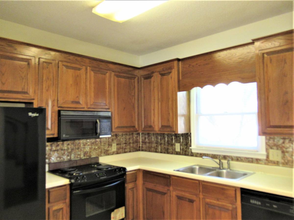 Townhouse for rent at 2225 Ascot Lane, Birmingham, AL 35216