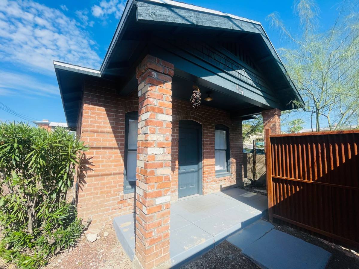 Apartment for rent at 709 N Arizona Ave, Tucson, AZ 85705