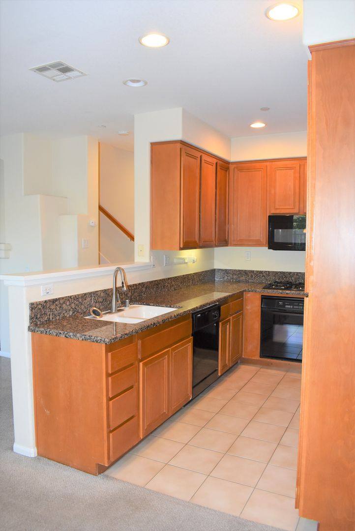 Townhouse for rent at 2662 Prato Lane, San Diego, CA 92108