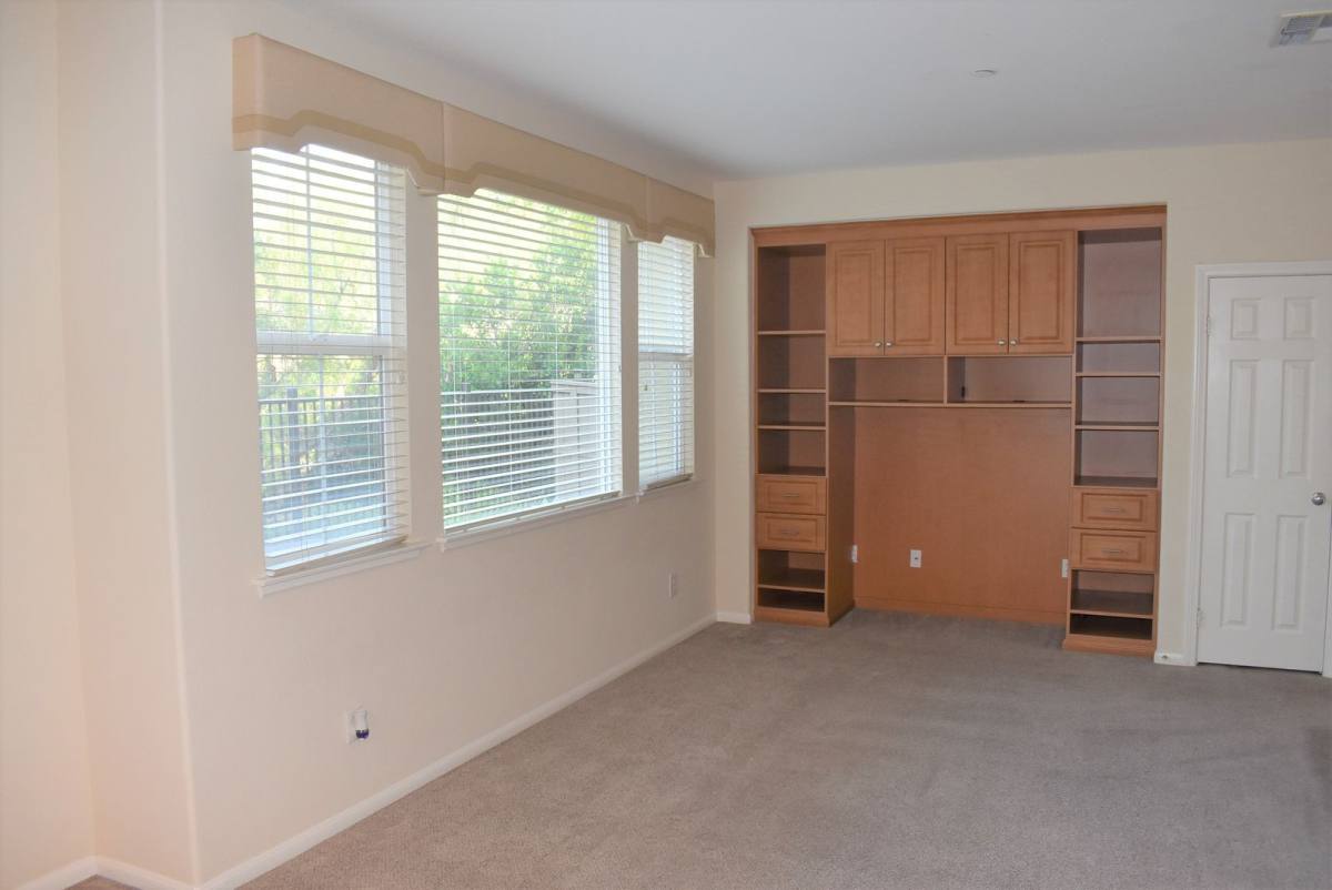 Townhouse for rent at 2662 Prato Lane, San Diego, CA 92108
