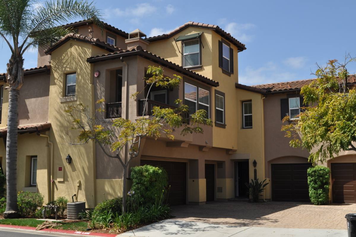 Townhouse for rent at 2662 Prato Lane, San Diego, CA 92108