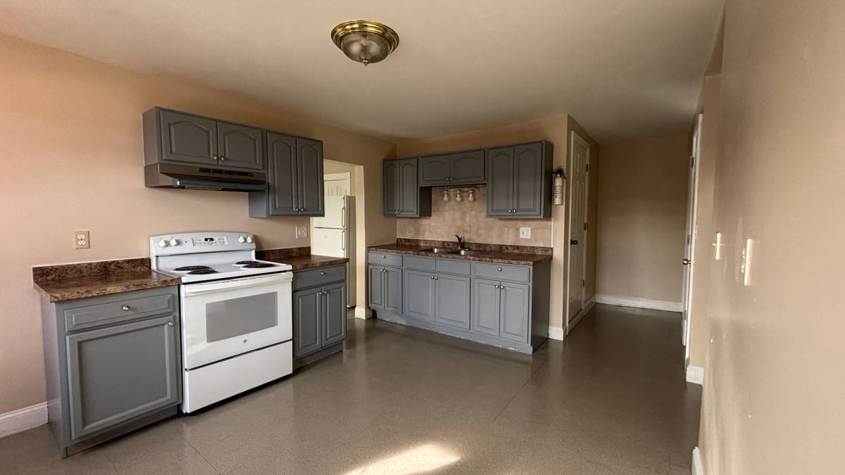 Apartment for rent at 40 Abbey St, Chicopee, MA 01013