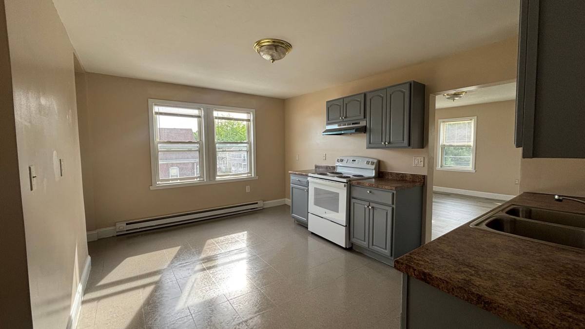 Apartment for rent at 40 Abbey St, Chicopee, MA 01013