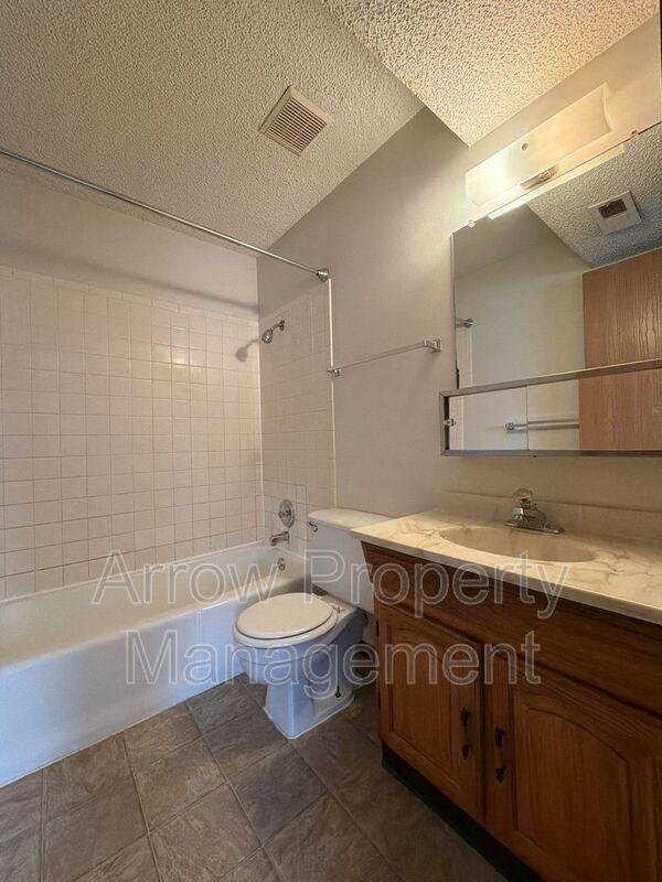 Apartment for rent at 1421 D St #4, Lincoln, NE 68502