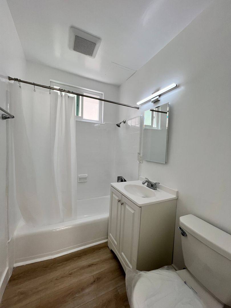Apartment for rent at 1721 S Westgate Ave, Los Angeles, CA 90025