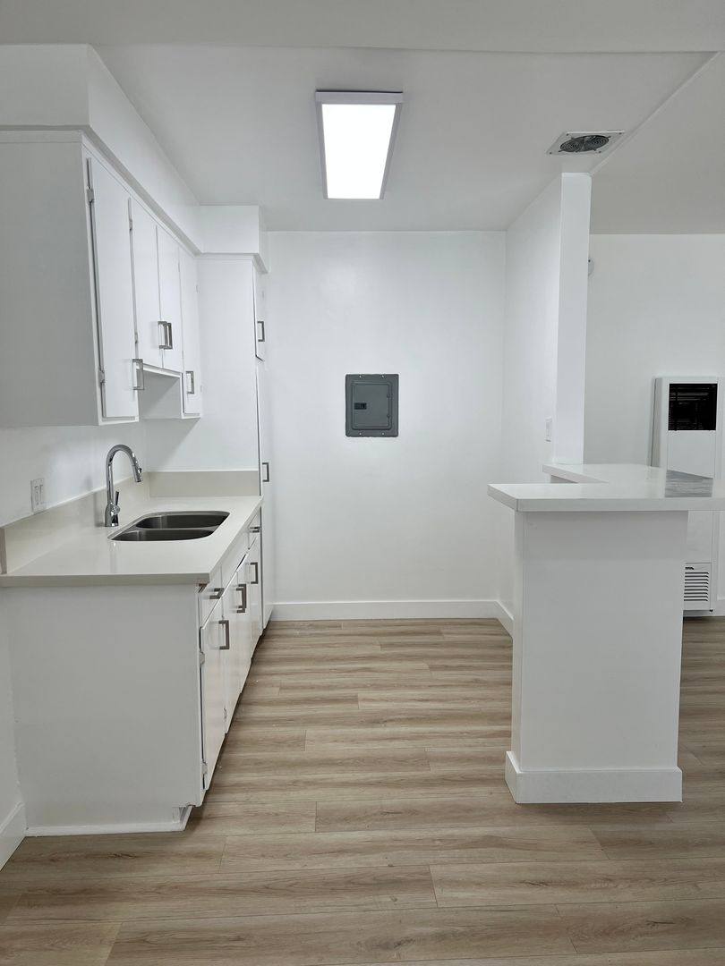 Apartment for rent at 1721 S Westgate Ave, Los Angeles, CA 90025