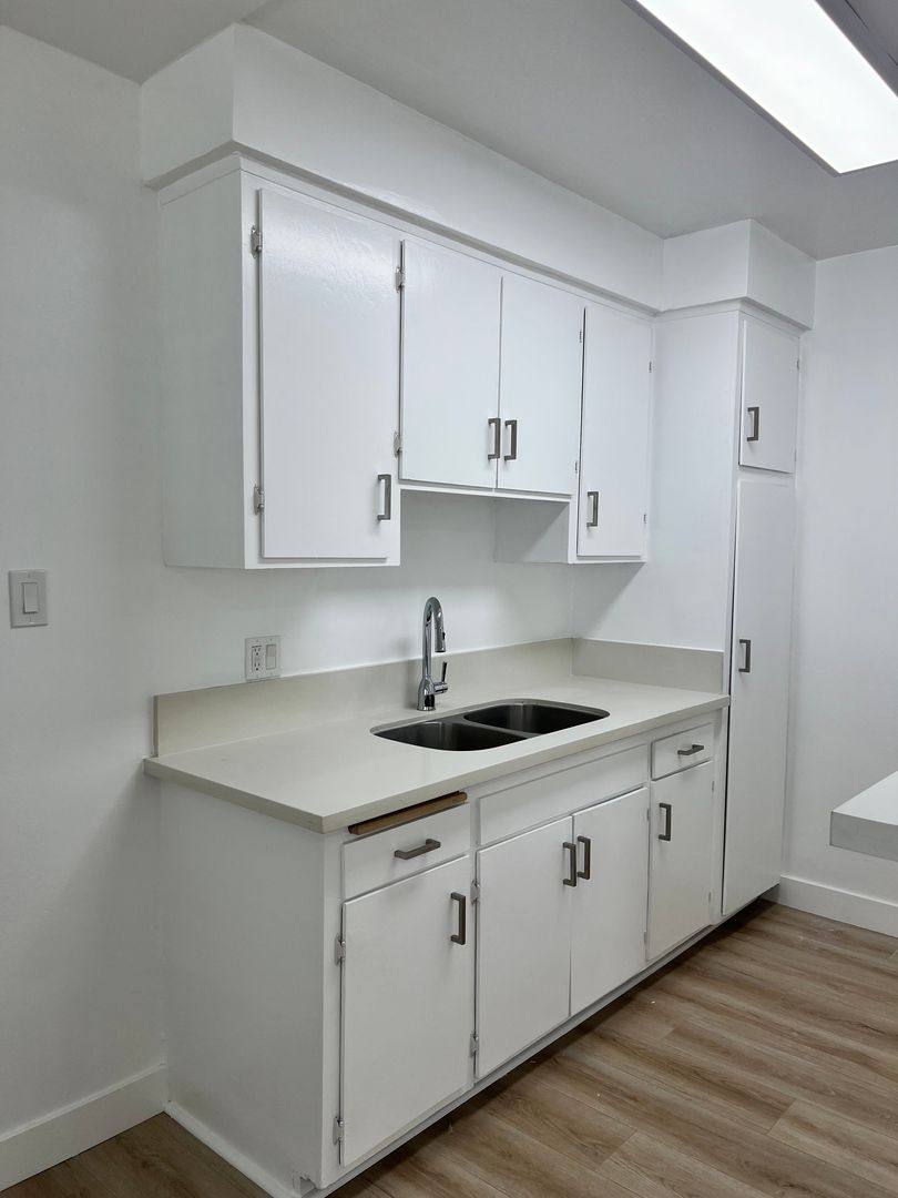 Apartment for rent at 1721 S Westgate Ave, Los Angeles, CA 90025