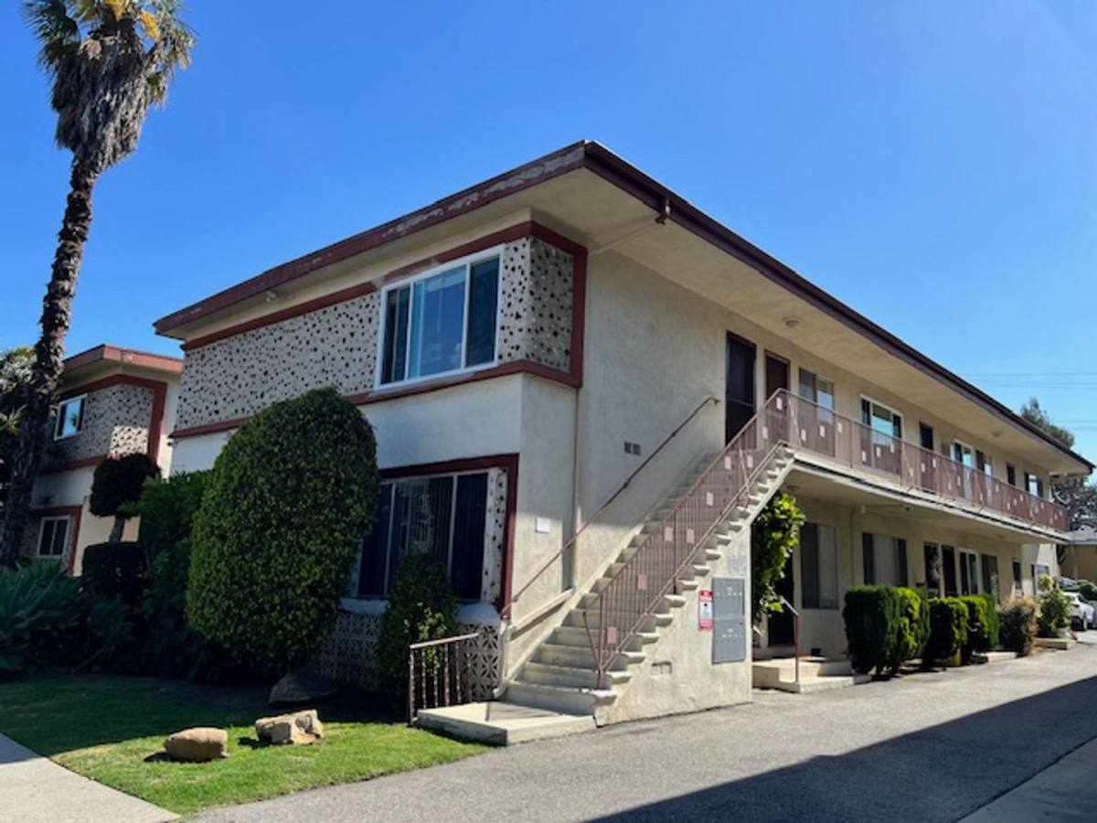 Apartment for rent at 1721 S Westgate Ave, Los Angeles, CA 90025