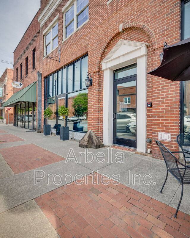 Apartment for rent at 116 E Market St #4, Kingsport, TN 37660
