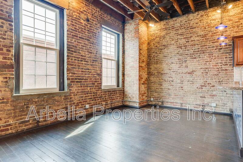 Apartment for rent at 116 E Market St #4, Kingsport, TN 37660