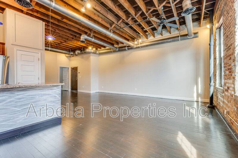 Apartment for rent at 116 E Market St #4, Kingsport, TN 37660