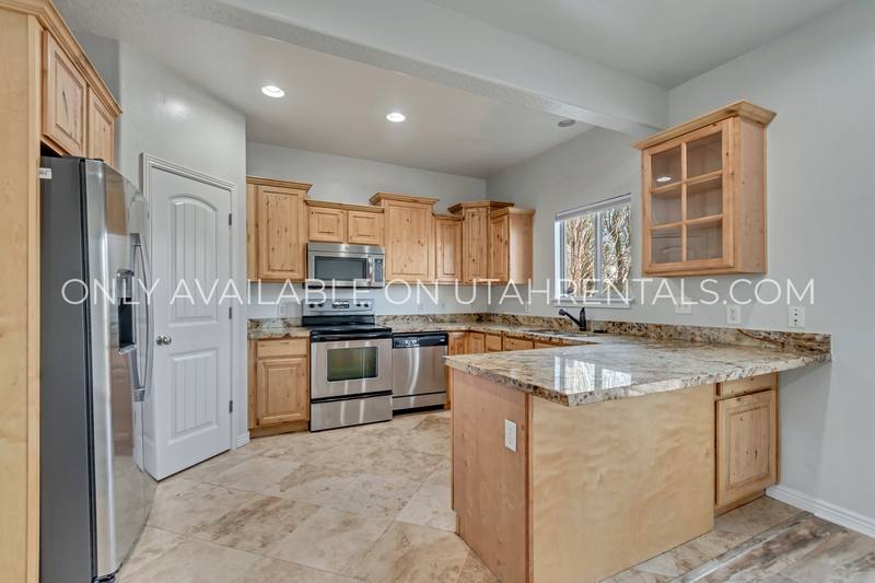 Townhouse for rent at 279 E Ailee Lane, Salt Lake City, UT 84107