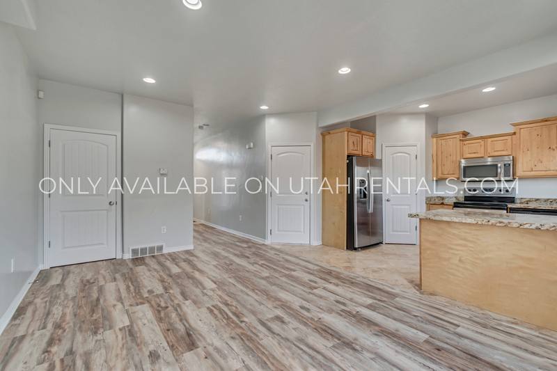 Townhouse for rent at 279 E Ailee Lane, Salt Lake City, UT 84107
