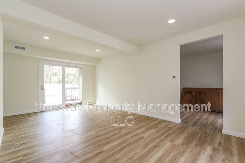 Townhouse for rent at 37 Berkshire Rd, Sicklerville, NJ 08081