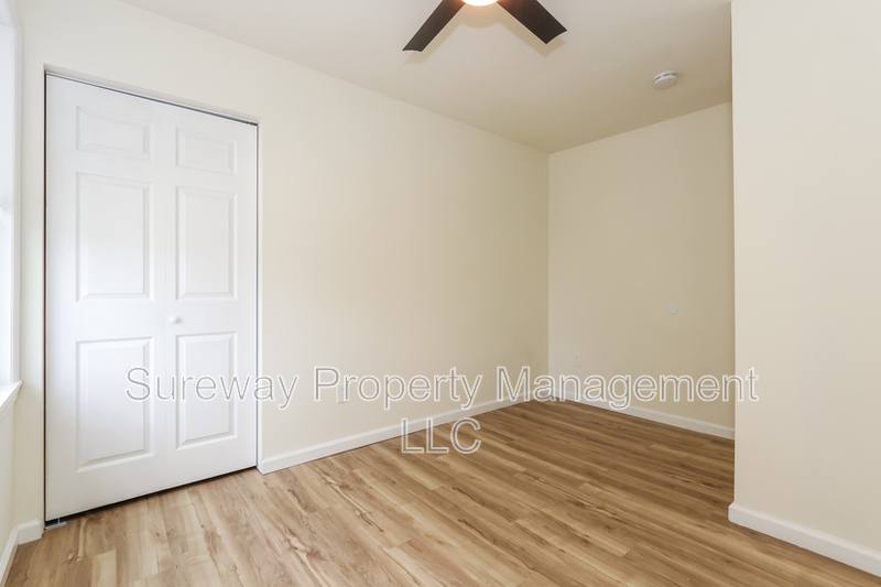 Townhouse for rent at 37 Berkshire Rd, Sicklerville, NJ 08081