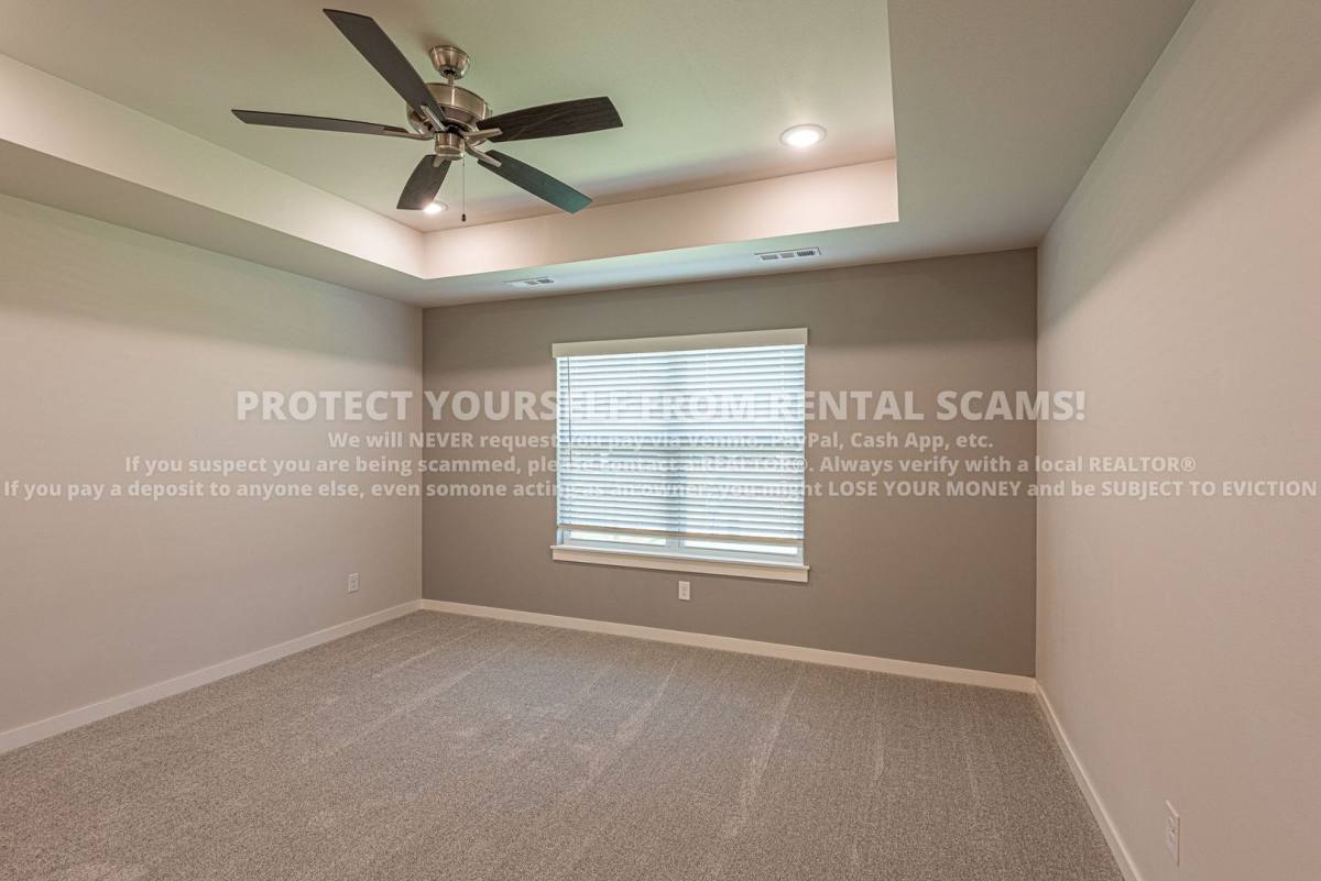 House for rent at 617 S Wagon Wheel Ave, Fayetteville, AR 72704